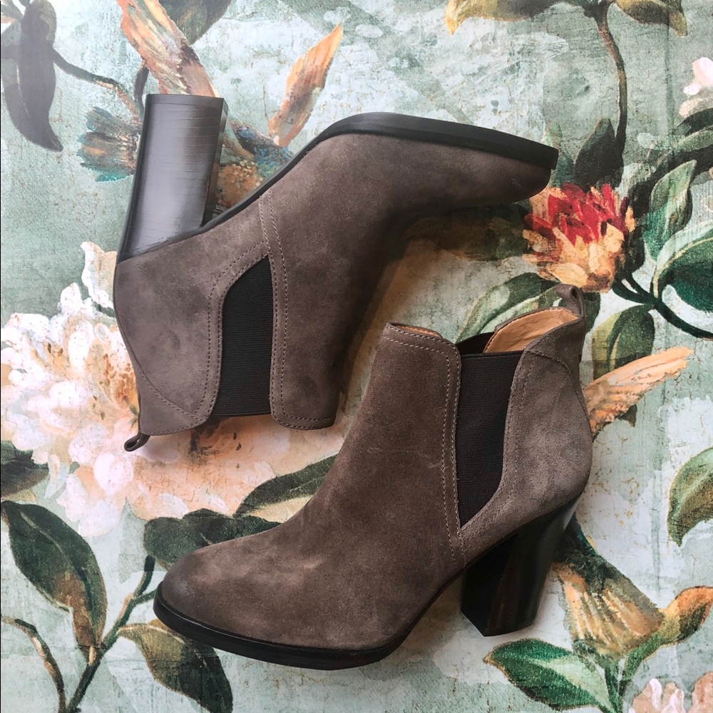 SAM Marc Fisher Chelsea ankle boot. NWOT - Picture 6 of 7
